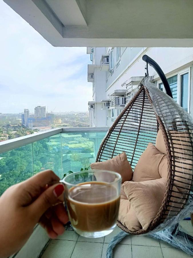Family Size Staycation In Makati With New Year's Firework Balcony View