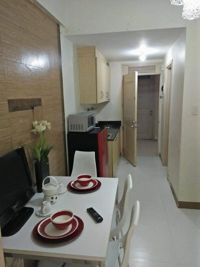 Chateau Elysee A13 Near Resto And Sm Mall/airport Apartment Manila