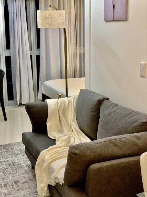 Uptown Parksuites Tower 2 Manila