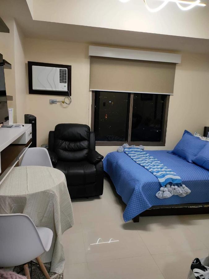 Apartment Q Radiance: Airport-adjacent Urban Oasis Manila