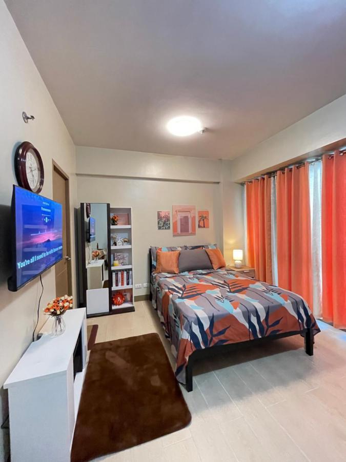 Two Palm Tree Villas Newport-elegante Condotel Type * Manila