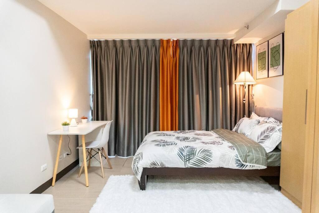 A2j Luxury 2br Bgc Uptown Near Uptown Mall * Manila