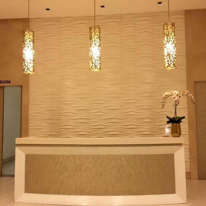 Condotel At 150 Newport Blvd. Near Naia T3 W/ Wifi Apartment *
