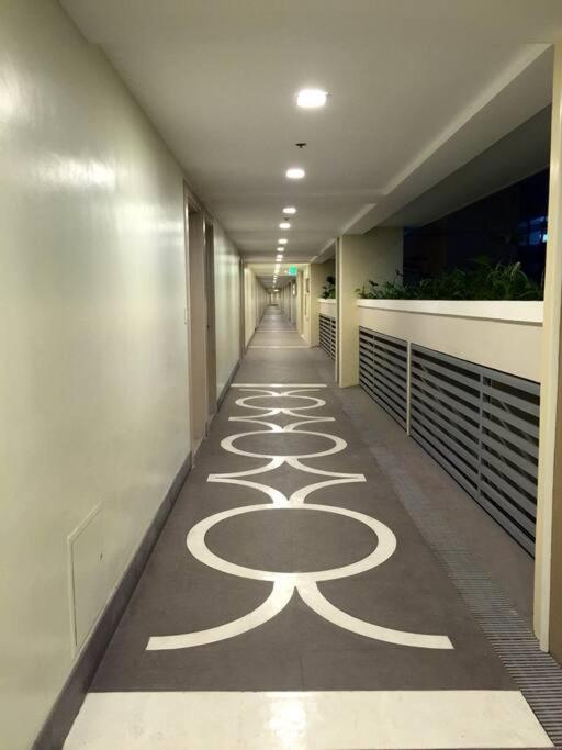 Condotel At 150 Newport Blvd. Near Naia T3 W/ Wifi Manila
