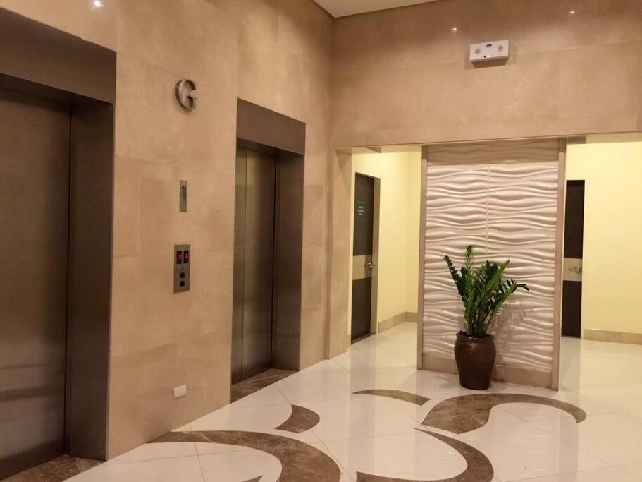 Condotel At 150 Newport Blvd. Near Naia T3 W/ Wifi Manila
