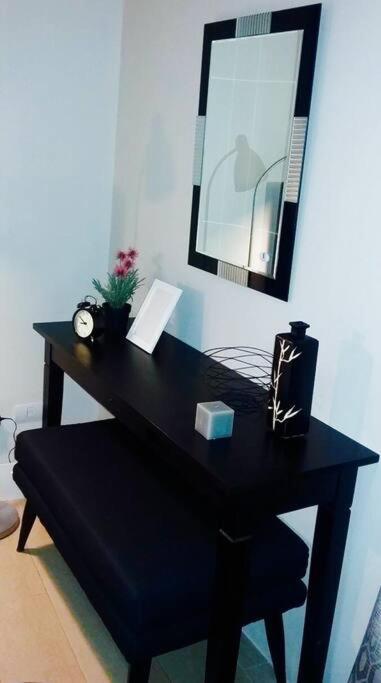 Apartment Condotel At 150 Newport Blvd. Near Naia T3 W/ Wifi