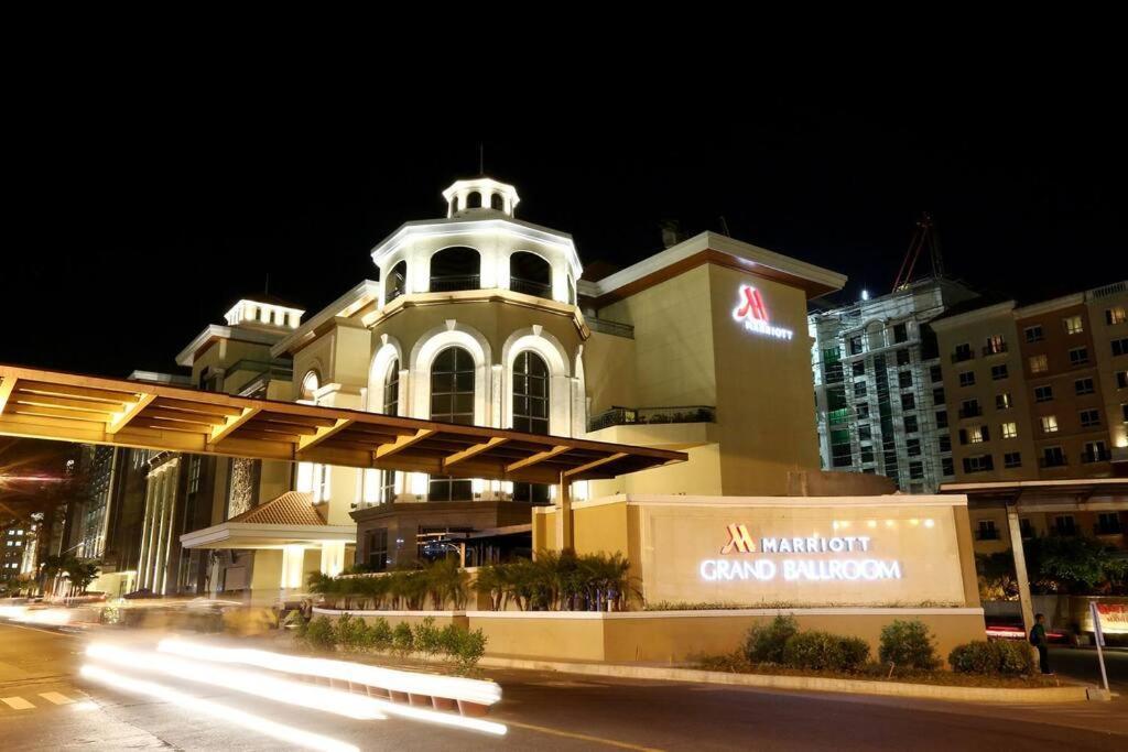 Apartment Condotel At 150 Newport Blvd. Near Naia T3 W/ Wifi Manila