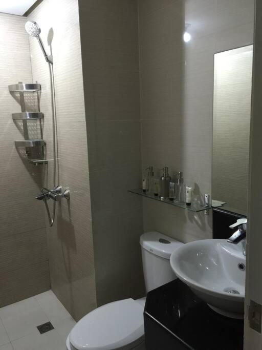 Condotel At 150 Newport Blvd. Near Naia T3 W/ Wifi Apartment