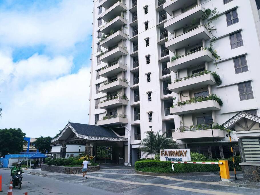 The Layover Queen Br Near Naia T3 Apartment