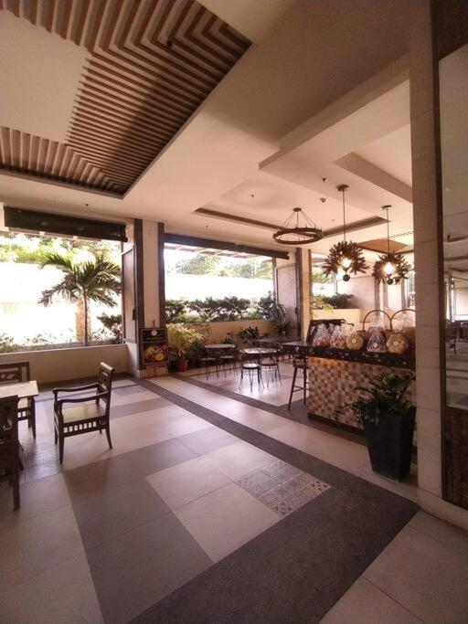 The Layover Queen Br Near Naia T3 Apartment