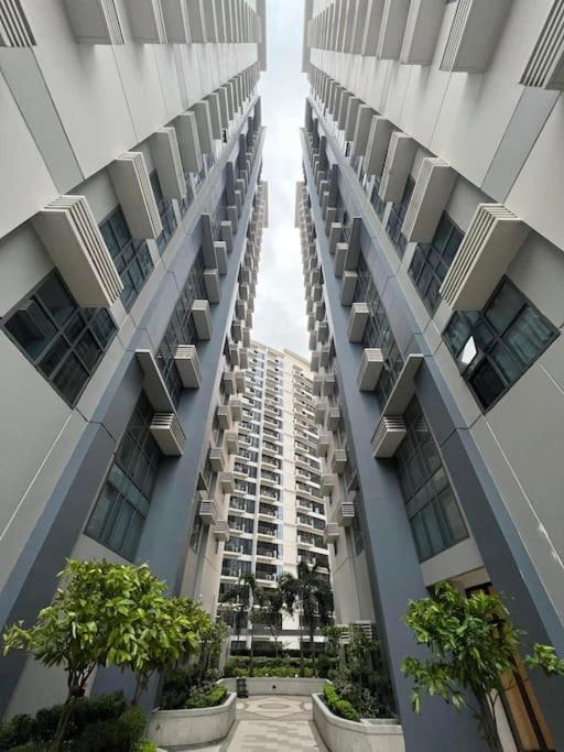 Apartment Cozy Viceroy Residences Mckinley Hill Bgc *