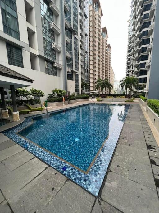 Cozy Viceroy Residences Mckinley Hill Bgc * Manila