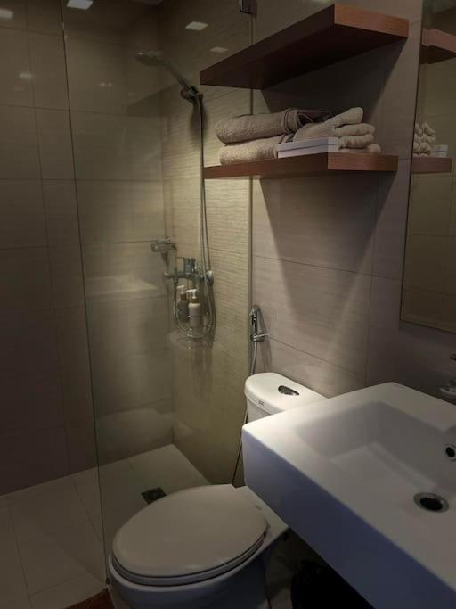 Cozy Viceroy Residences Mckinley Hill Bgc Apartment