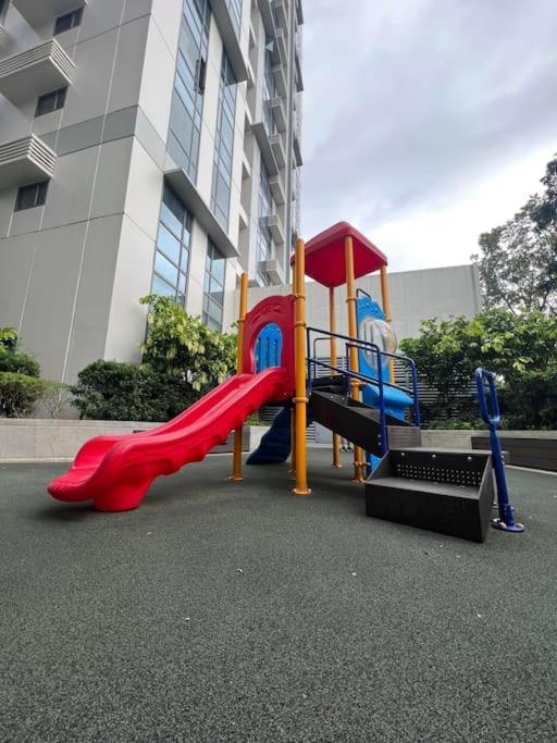 Cozy Viceroy Residences Mckinley Hill Bgc *