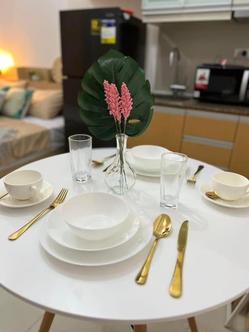 Apartment Cozy Viceroy Residences Mckinley Hill Bgc Manila