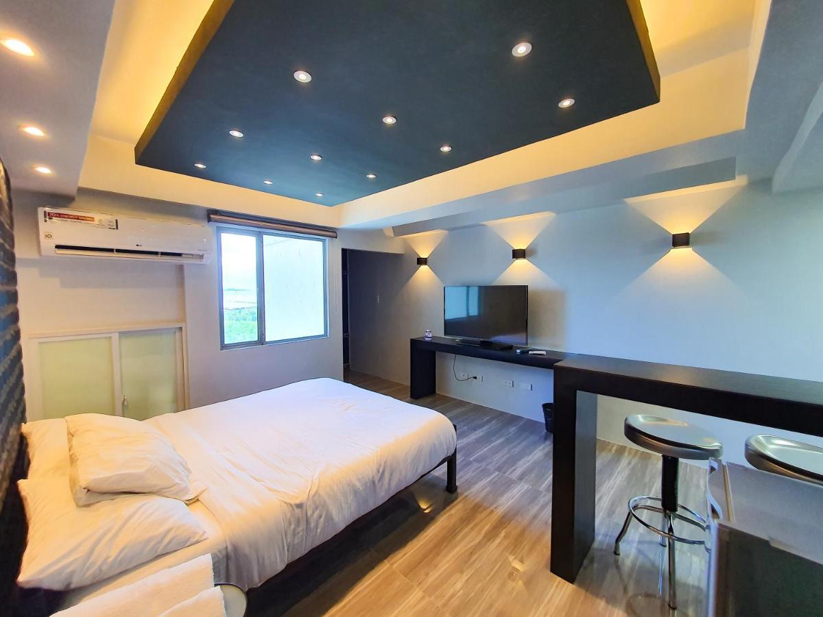 Apartment Burgundy Mckinley Place Service Apartment Manila
