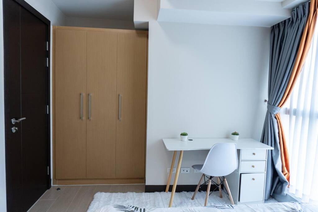 A2j Luxury 2br Bgc Uptown Near Uptown Mall
