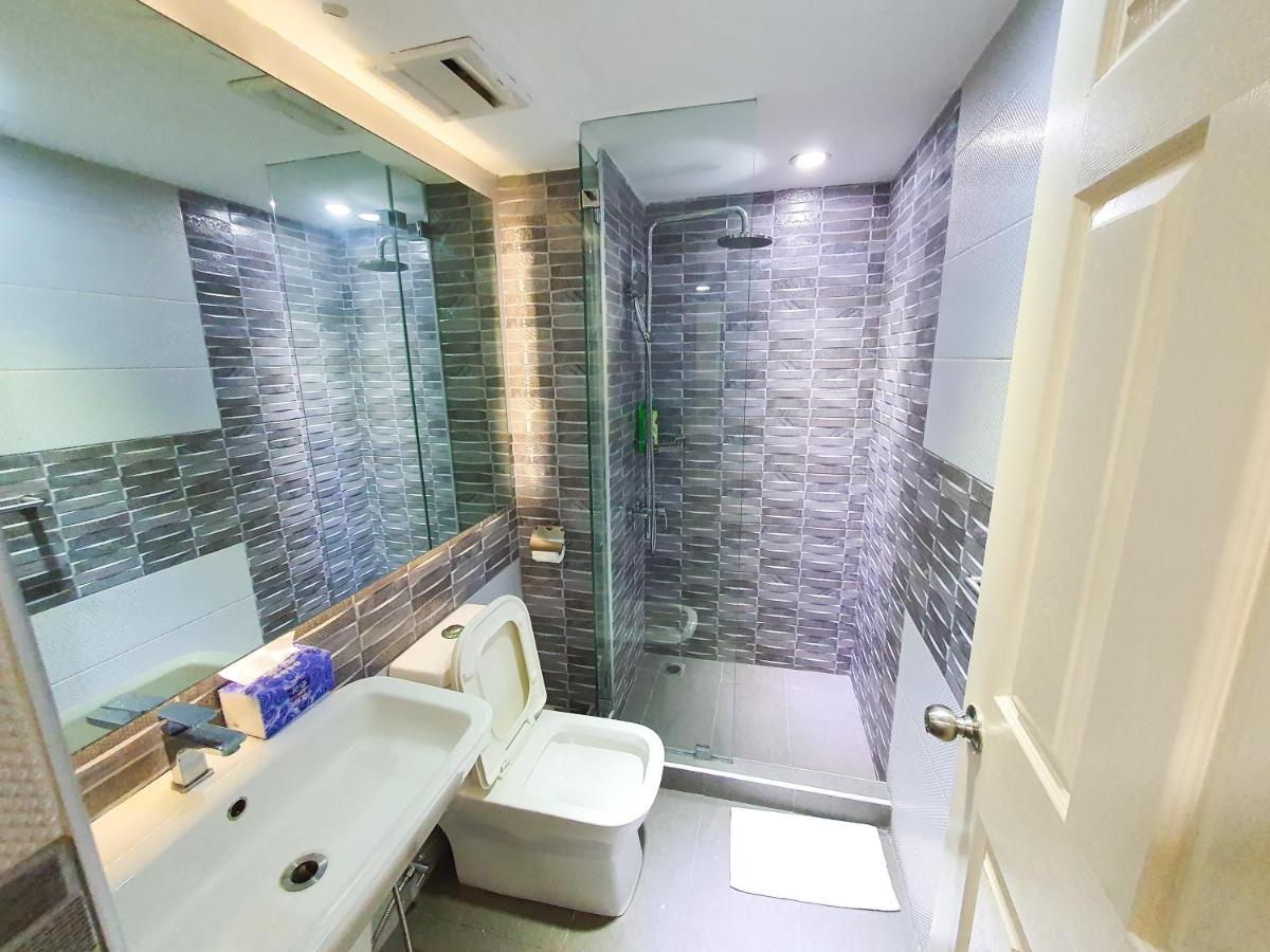 Apartment Burgundy Mckinley Place Service Apartment *