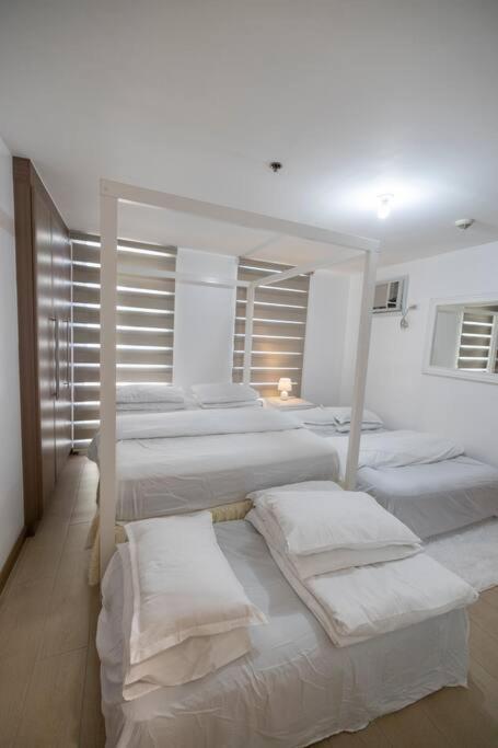 A2j Luxury 1br Balcony Venice Near Malls * Manila