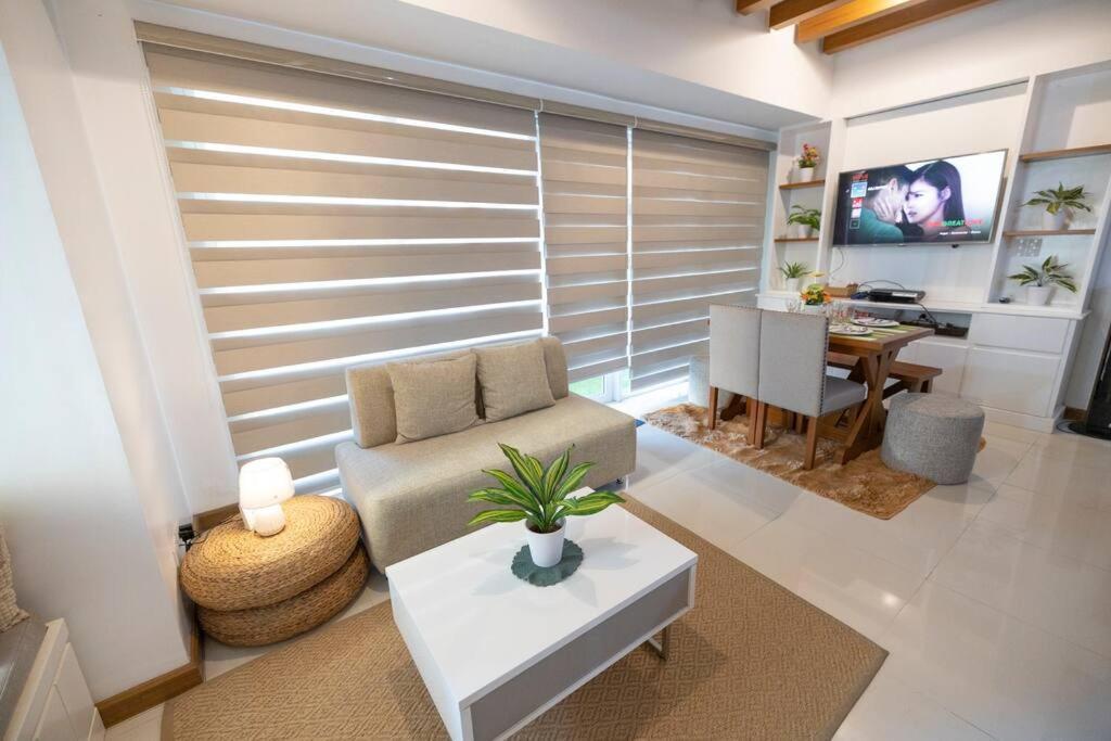 A2j Luxury 1br Balcony Venice Near Malls