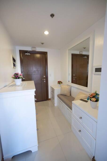 A2j Luxury 1br Balcony Venice Near Malls