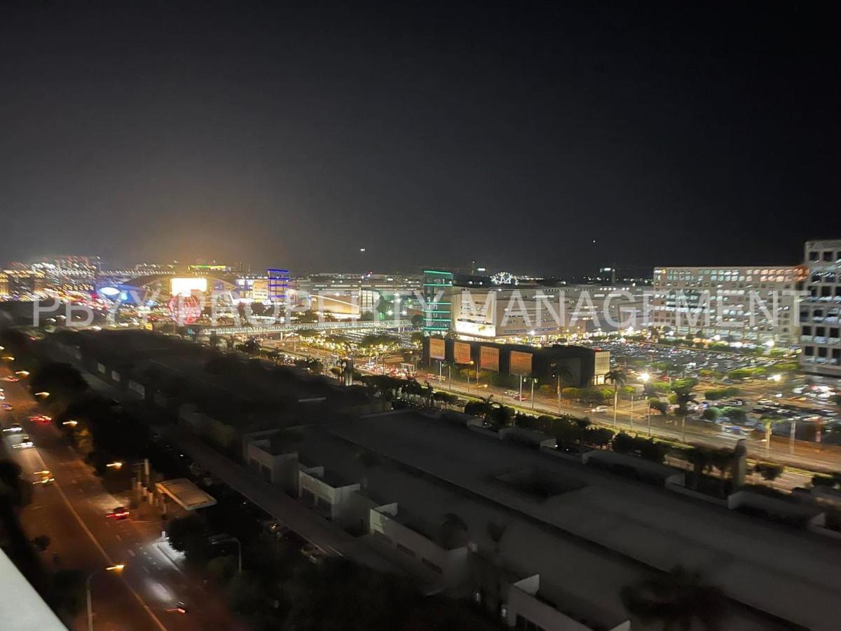 Shore Residences, Mall Of Complex By Pbyy * Manila