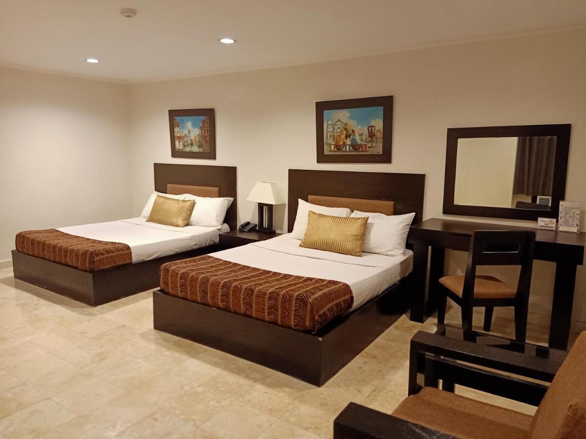 Hotel Paragon Tower 2*