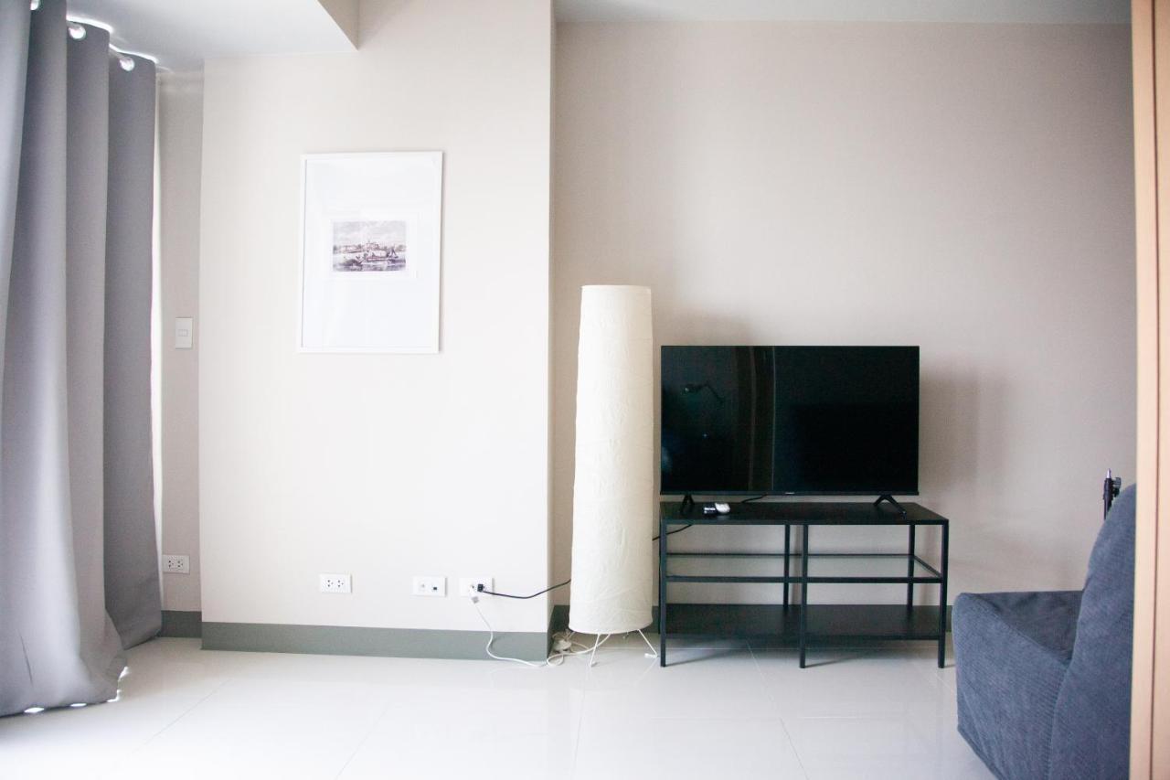 Uptown Parksuites Tower 2 Bgc By Ph Staycation Apartment