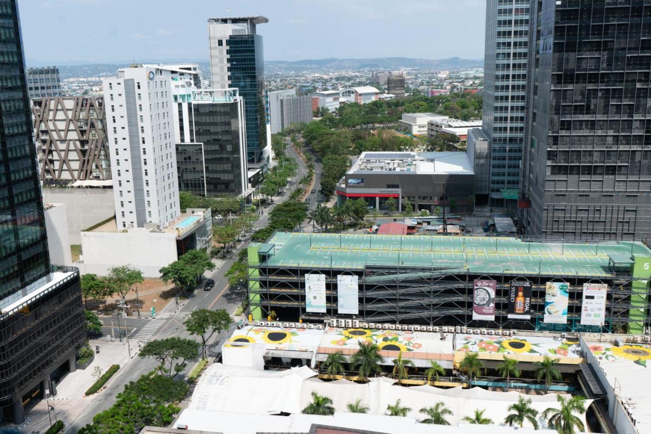 Uptown Parksuites Tower 2 Bgc By Ph Staycation * Manila