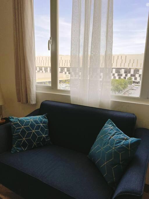 Sm Southmall 2br Unit With Mall View 709 Manila
