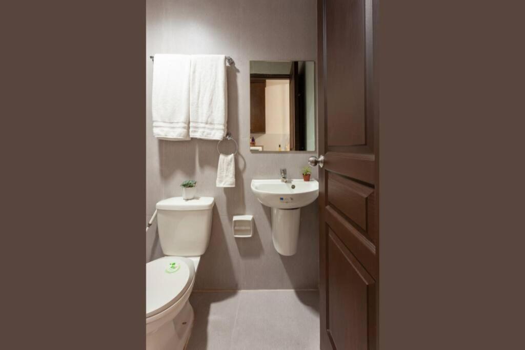 Apartamento Nature Inspired Studio Near Edsa Greenfield *