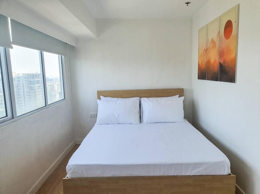 Bgc Taguig Cozy 2 Bedroom Loft, With Stunning Bgc Skyline View! * Manila