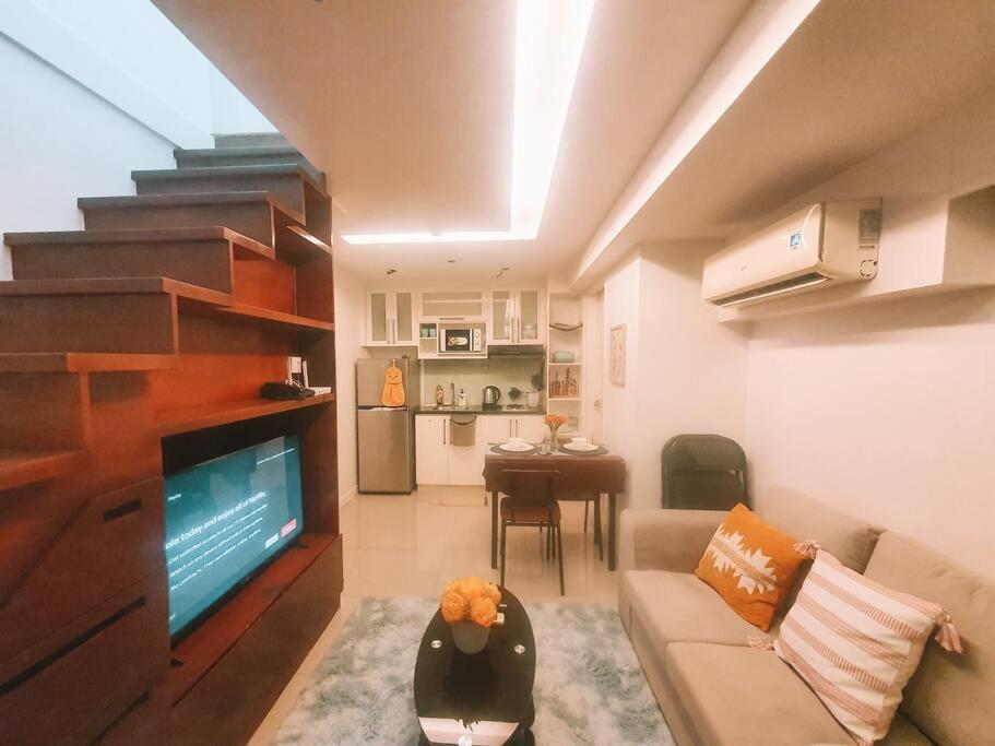 Bgc Taguig Cozy 2 Bedroom Loft, With Stunning Bgc Skyline View! Apartment Manila