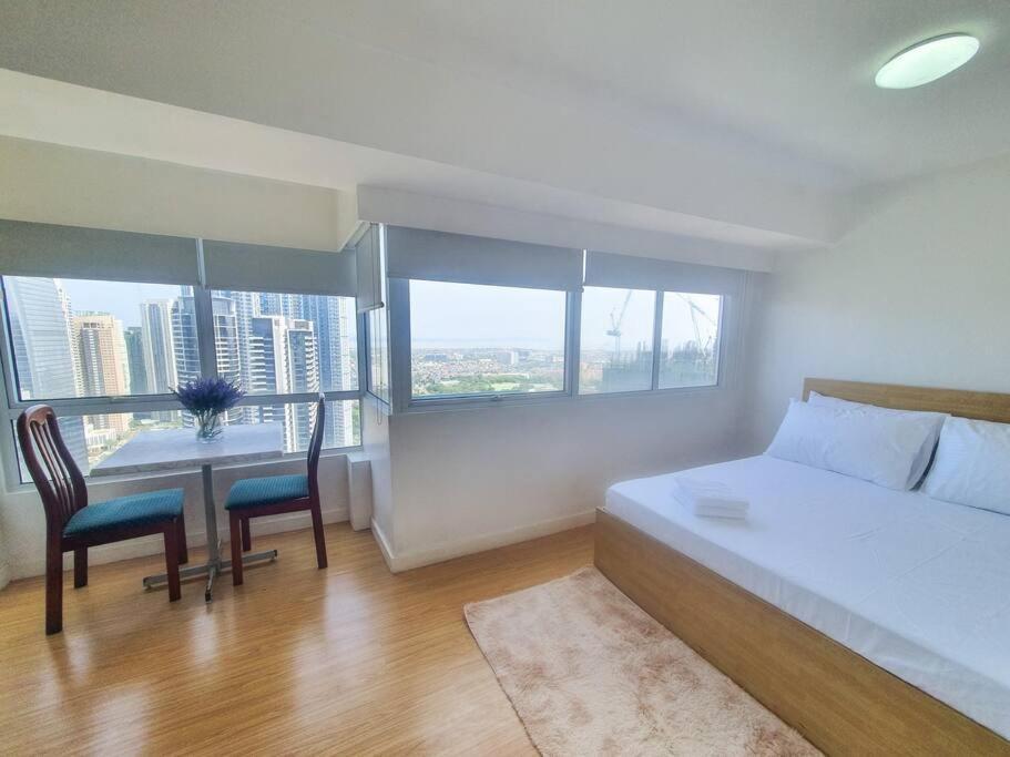 Bgc Taguig Cozy 2 Bedroom Loft, With Stunning Bgc Skyline View! * Manila