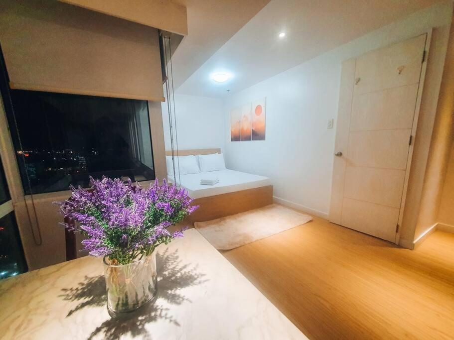 Bgc Taguig Cozy 2 Bedroom Loft, With Stunning Bgc Skyline View! Apartment