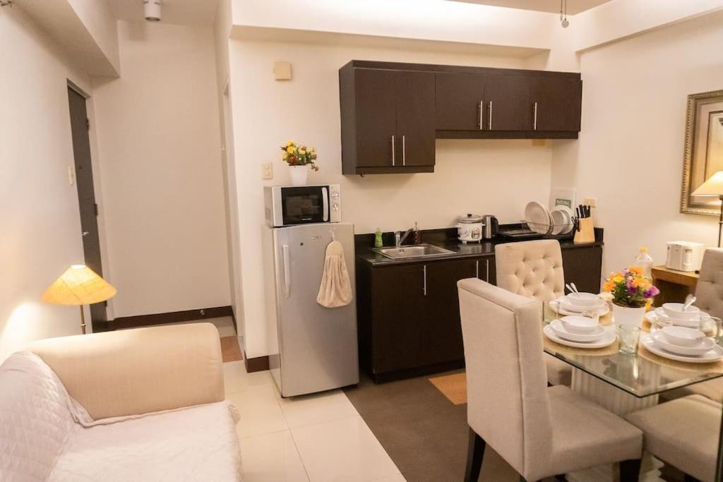 A2j Luxury 1br Near Venice Mall Bgc Taguig Apartment