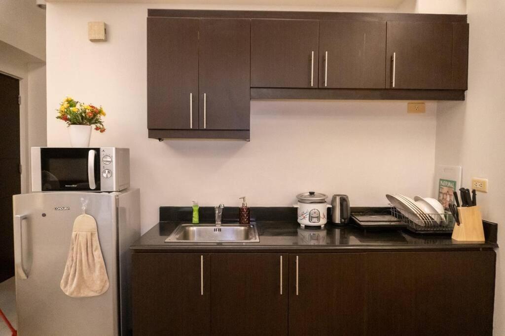 A2j Luxury 1br Near Venice Mall Bgc Taguig *
