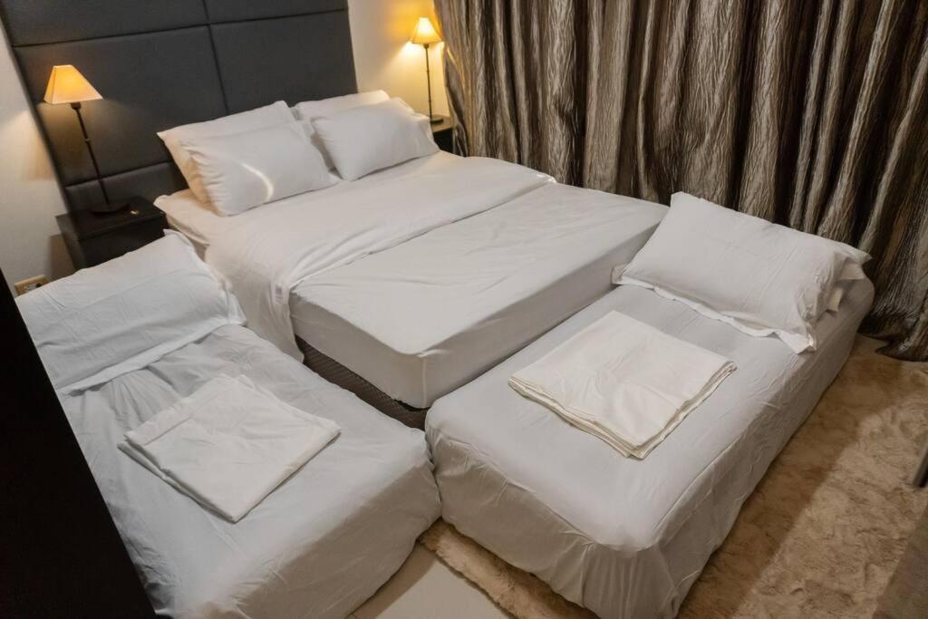 A2j Luxury 1br Near Venice Mall Bgc Taguig Apartment *