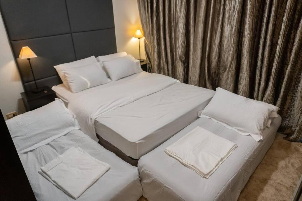 Apartment A2j Luxury 1br Near Venice Mall Bgc Taguig Manila