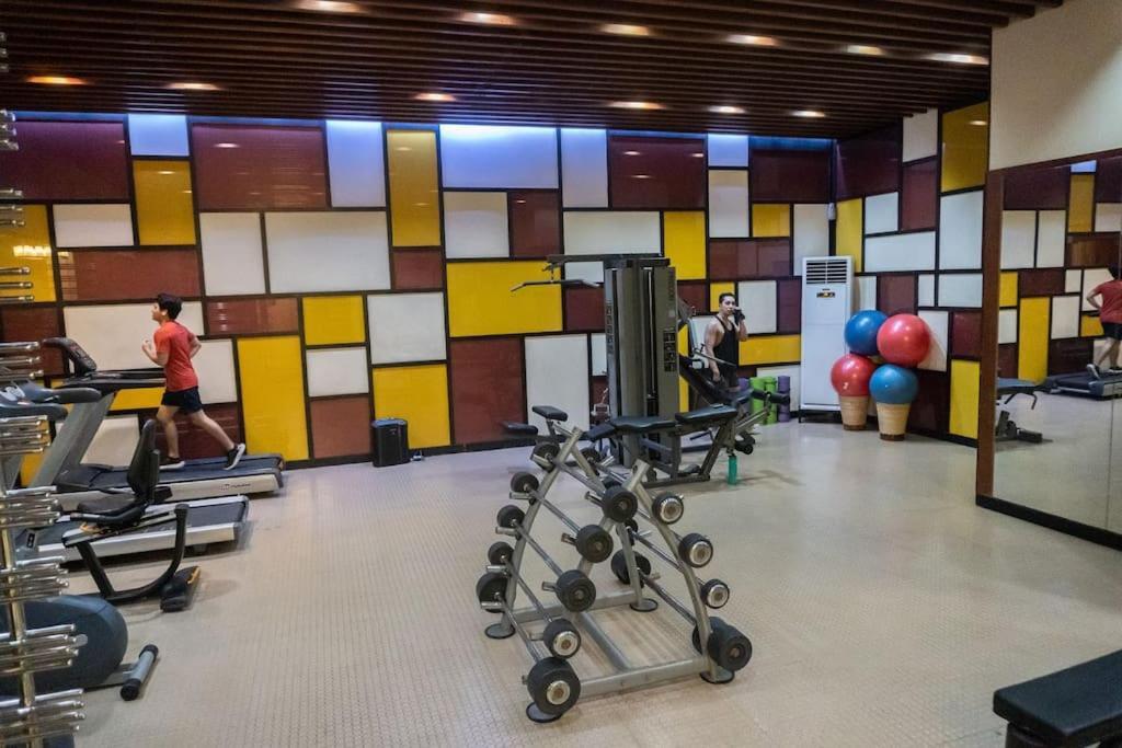 A2j Luxury 1br Near Venice Mall Bgc Taguig Apartment