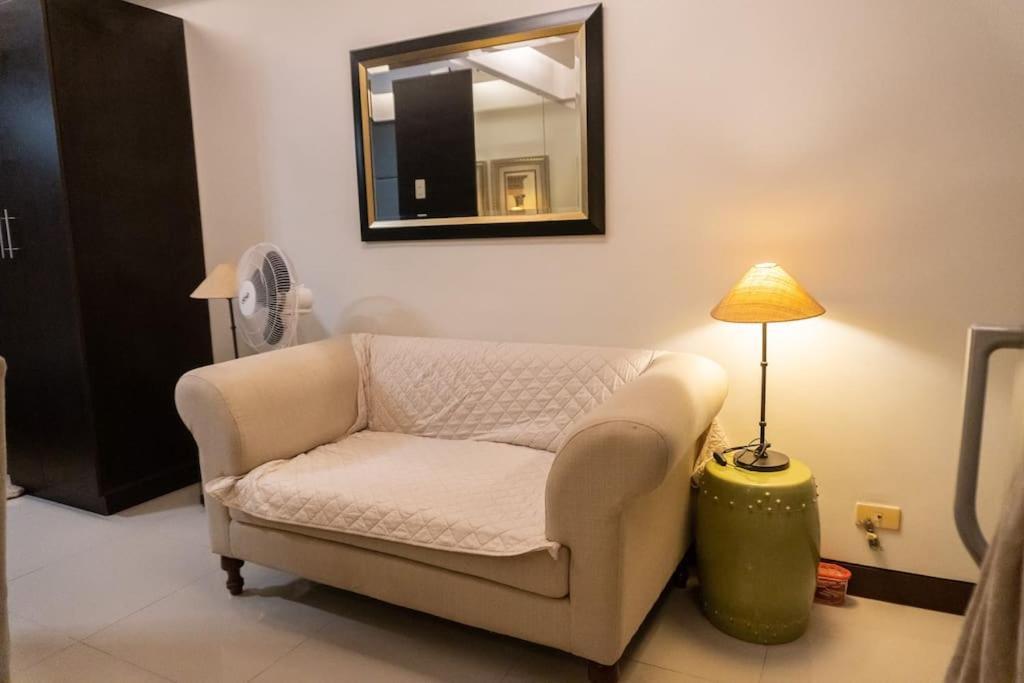 A2j Luxury 1br Near Venice Mall Bgc Taguig Apartment *