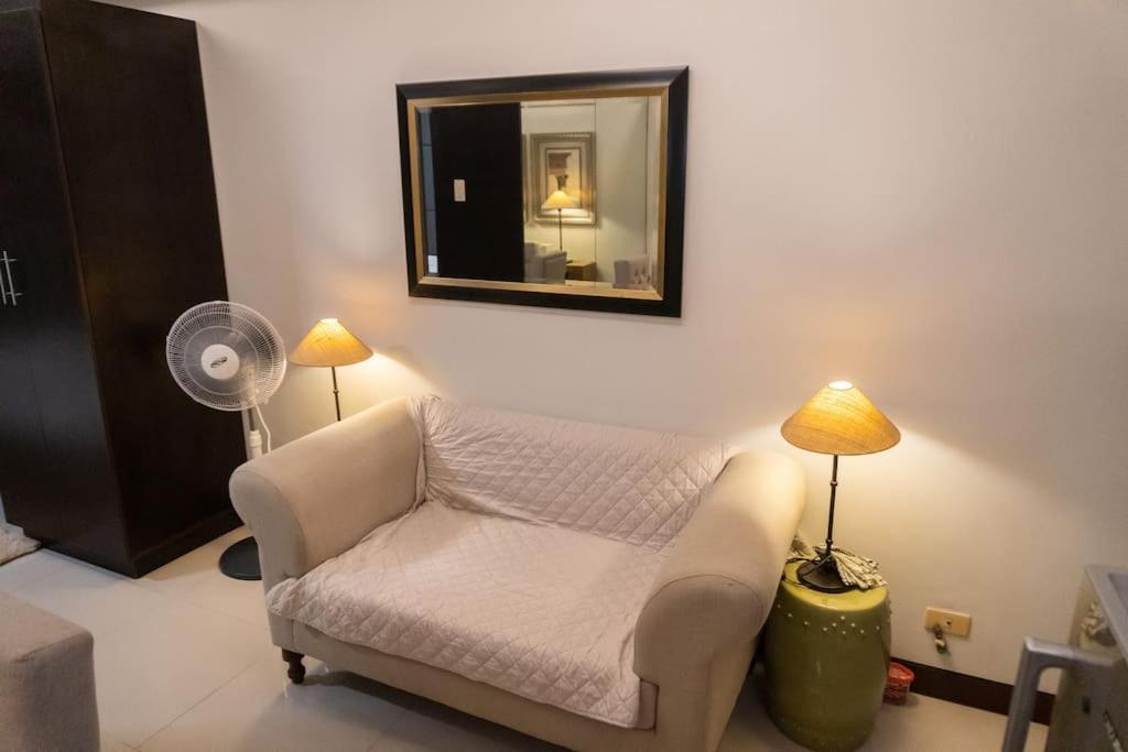 A2j Luxury 1br Near Venice Mall Bgc Taguig Apartment Manila