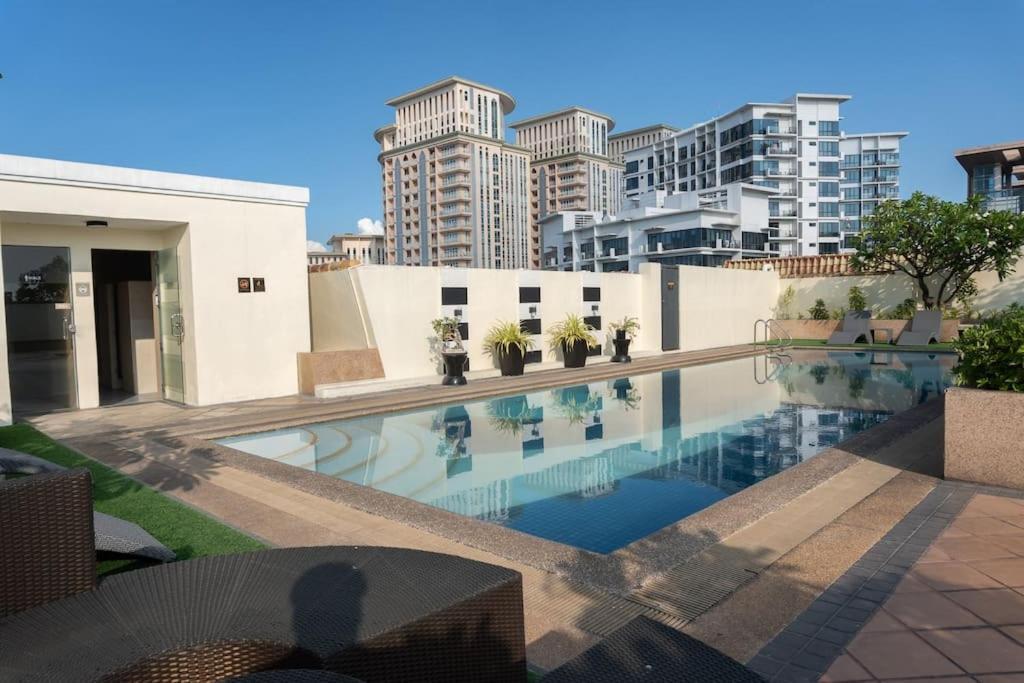 A2j Luxury 1br Near Venice Mall Bgc Taguig Apartment *