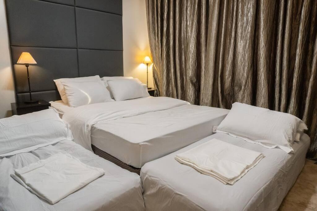 A2j Luxury 1br Near Venice Mall Bgc Taguig Manila