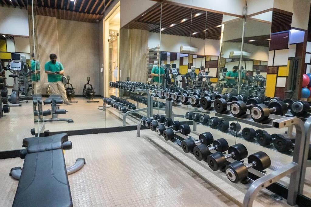 Apartment A2j Luxury 1br Near Venice Mall Bgc Taguig
