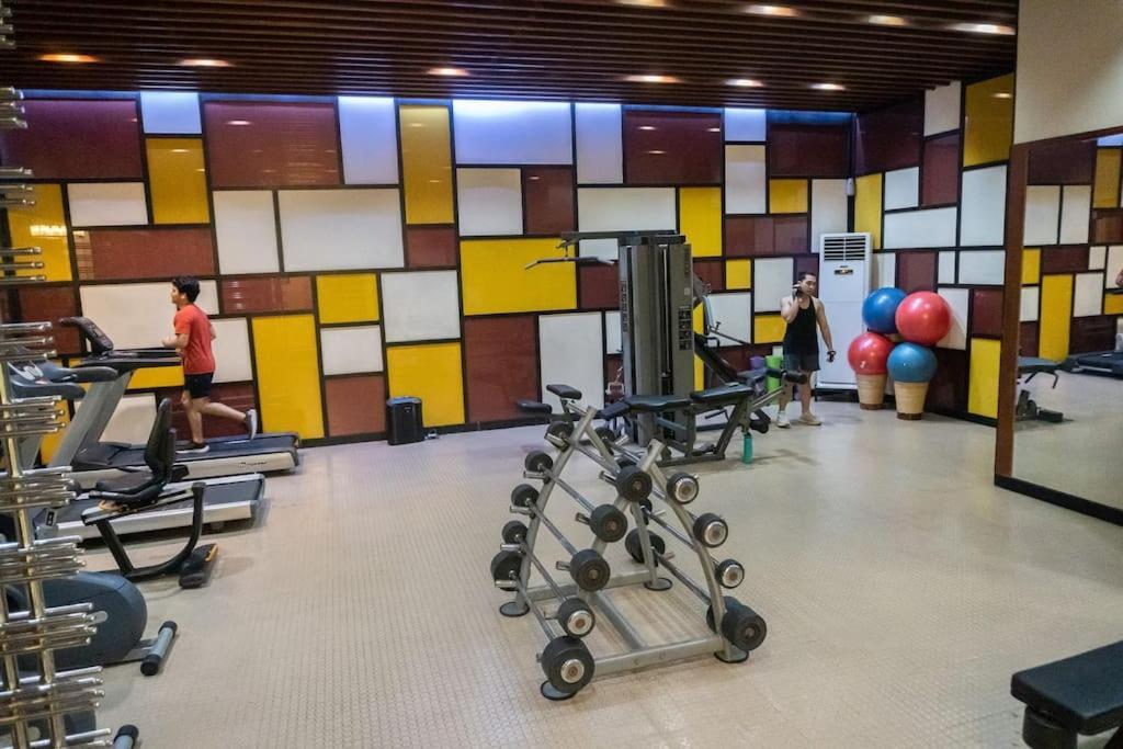 A2j Luxury 1br Near Venice Mall Bgc Taguig *