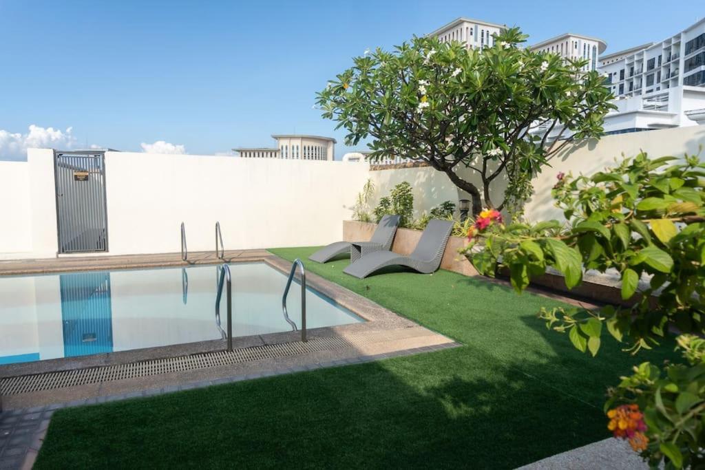 A2j Luxury 1br Near Venice Mall Bgc Taguig Manila