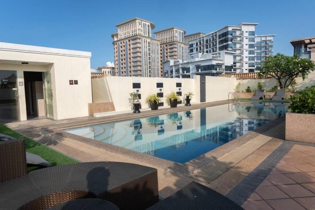 A2j Luxury 1br Near Venice Mall Bgc Taguig Apartment *