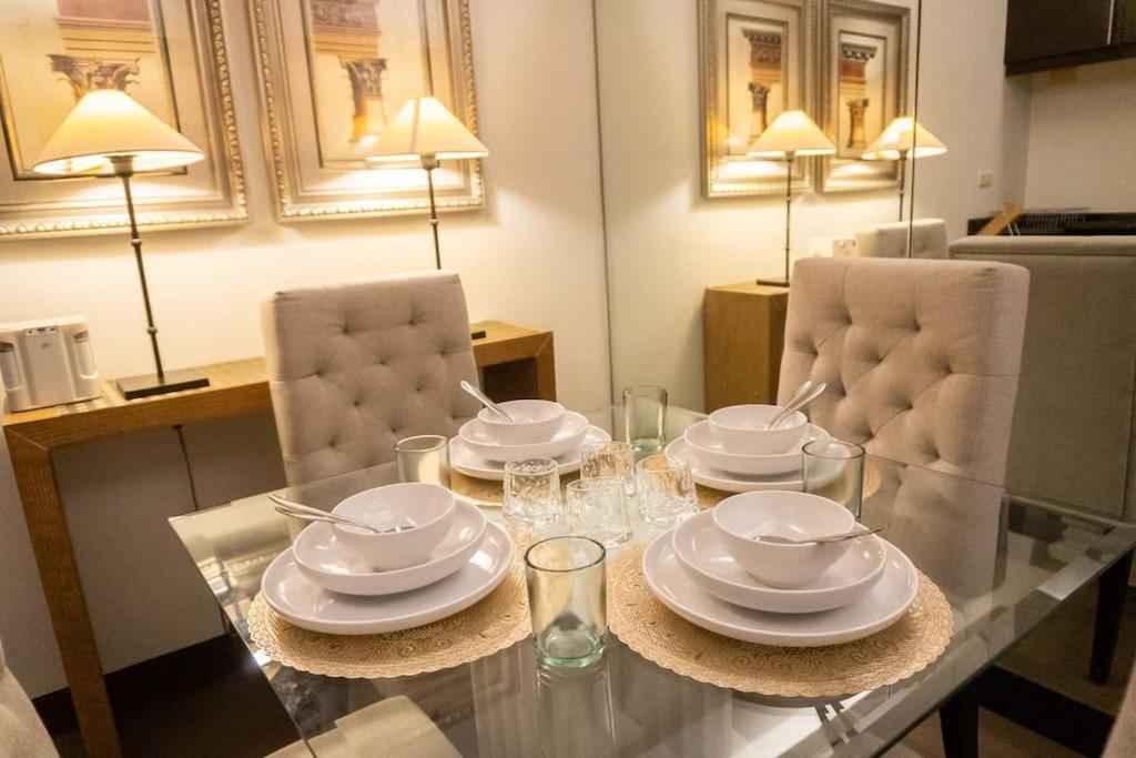 Apartment A2j Luxury 1br Near Venice Mall Bgc Taguig