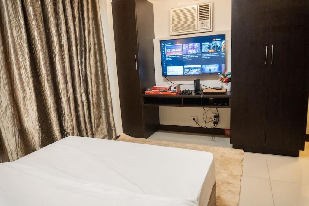 A2j Luxury 1br Near Venice Mall Bgc Taguig Apartment *